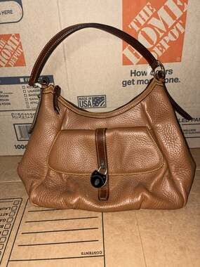 Vintage Dooney & Bourke Pebble Grain Leather Hobo Shoulder Bag Tan Brass Lock